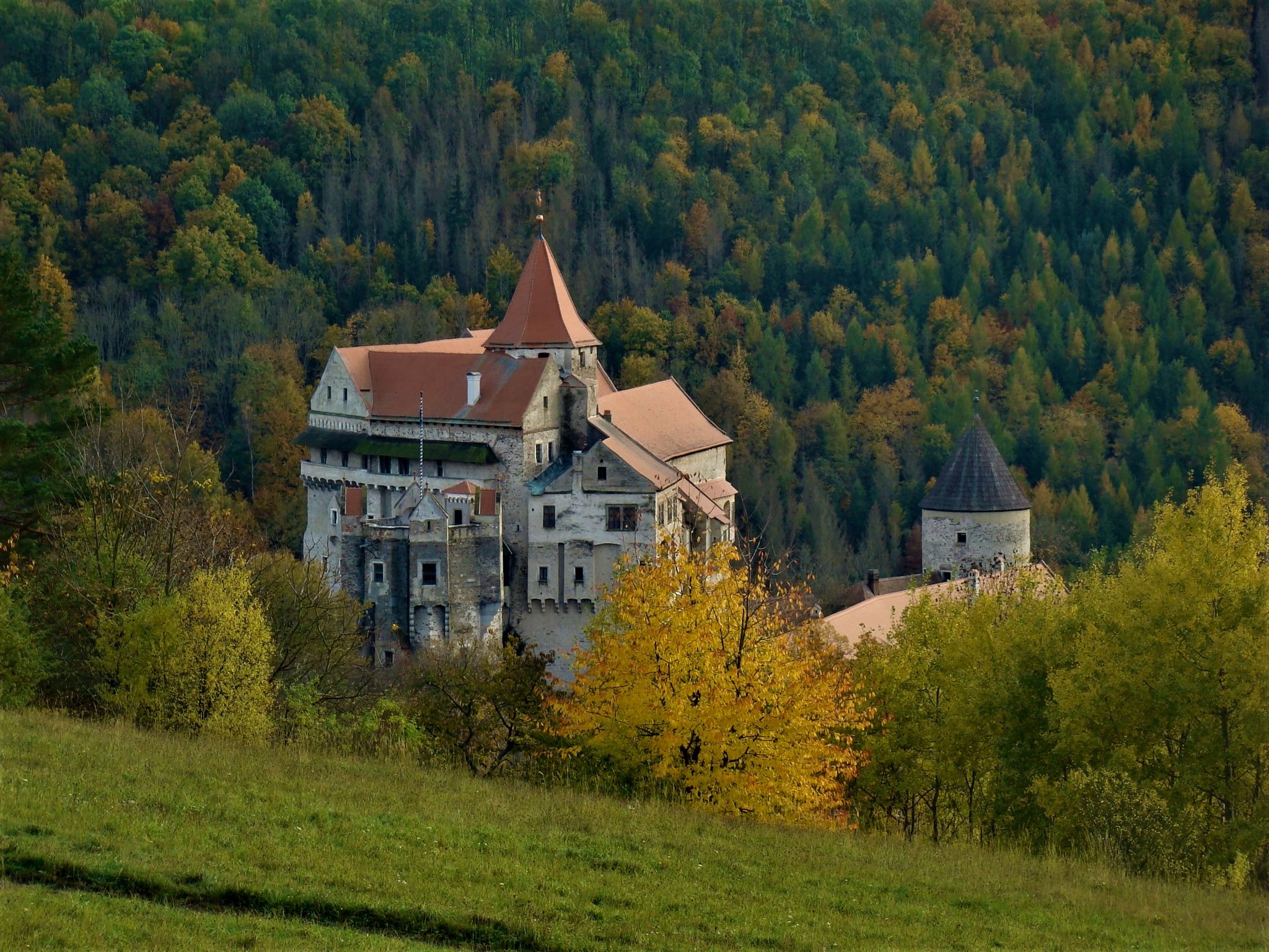 podzimní Pernštejn